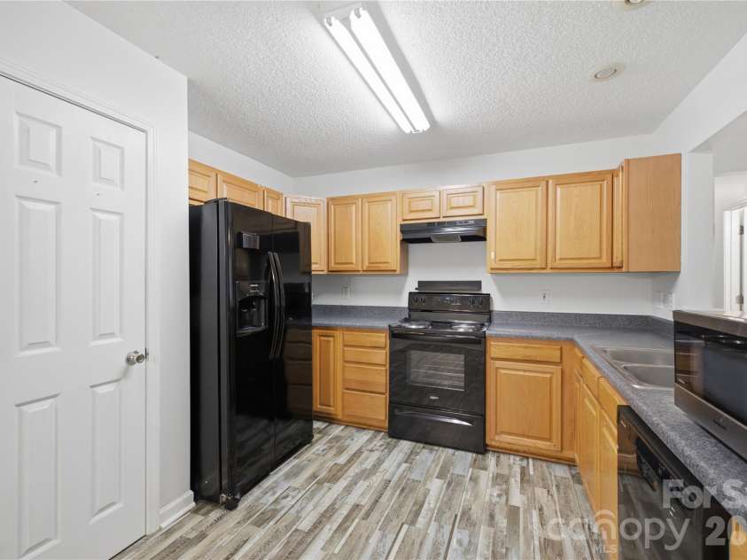 147 Valley Glen Drive, Troutman, NC 28166.  MLS# CAR4400282, YatesRealty ID 40969. 