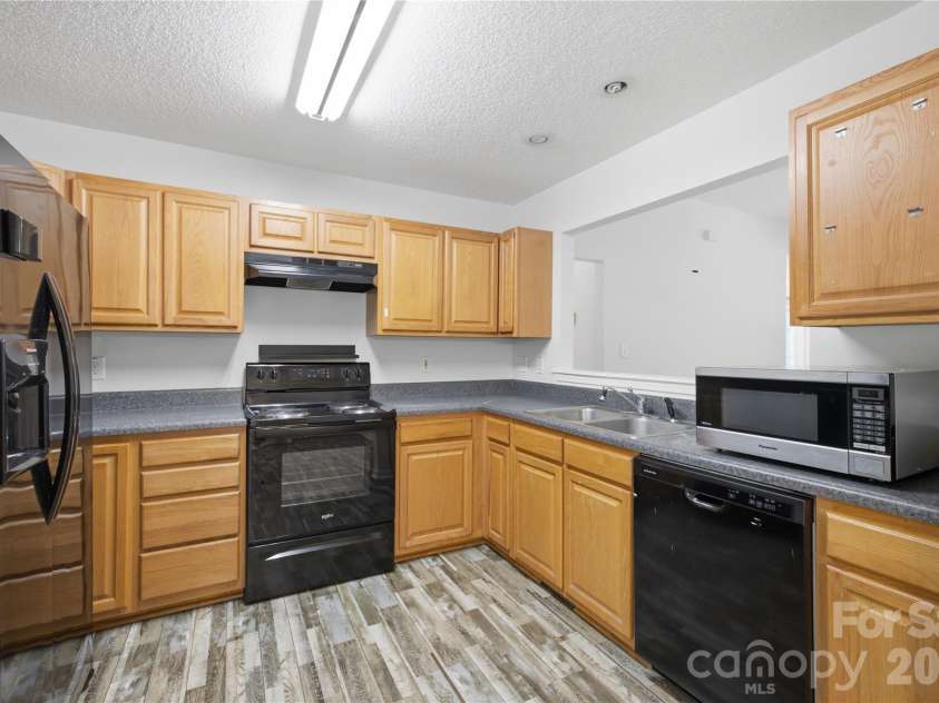 147 Valley Glen Drive, Troutman, NC 28166.  MLS# CAR4400282, YatesRealty ID 40969. 