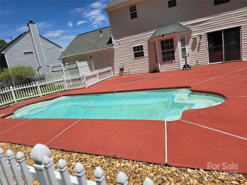 14922 Rolling Sky Drive, Charlotte, NC 28273.  MLS# CAR4231813, YatesRealty ID 4097. 
