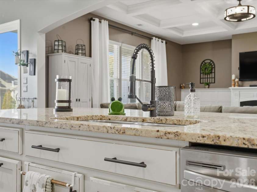 300 Jude Lane, Waxhaw, NC 28173.  MLS# CAR4341142, YatesRealty ID 4097. 