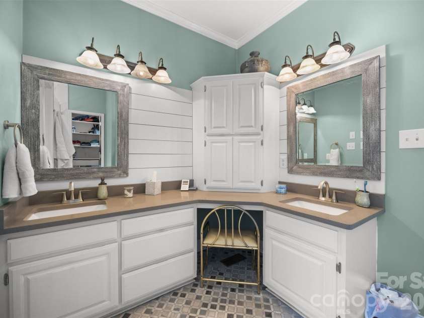 2255 Drawbridge Court, Rock Hill, SC 29732.  MLS# CAR4409450, YatesRealty ID 40970. 