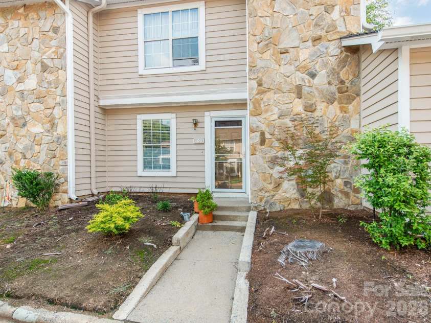 104 Heritage Parkway, Fort Mill, SC 29715.  MLS# CAR4408152, YatesRealty ID 40971. 