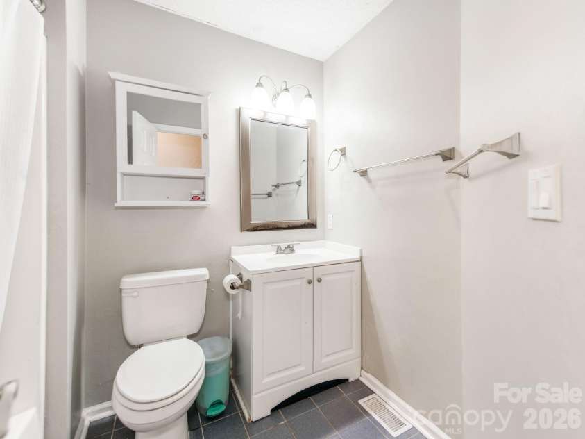 104 Heritage Parkway, Fort Mill, SC 29715.  MLS# CAR4408152, YatesRealty ID 40971. 