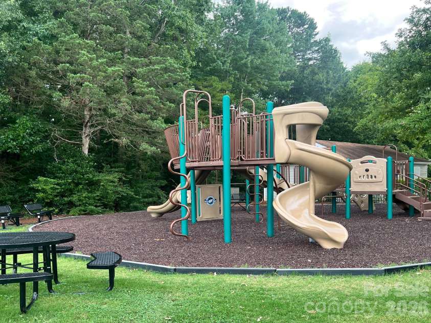 104 Heritage Parkway, Fort Mill, SC 29715.  MLS# CAR4408152, YatesRealty ID 40971. 
