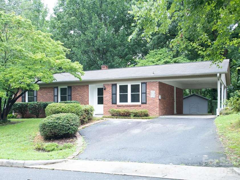 7 Brookshire Street Extension, Asheville, NC 28803.  MLS# CAR4396691, YatesRealty ID 40973. 
