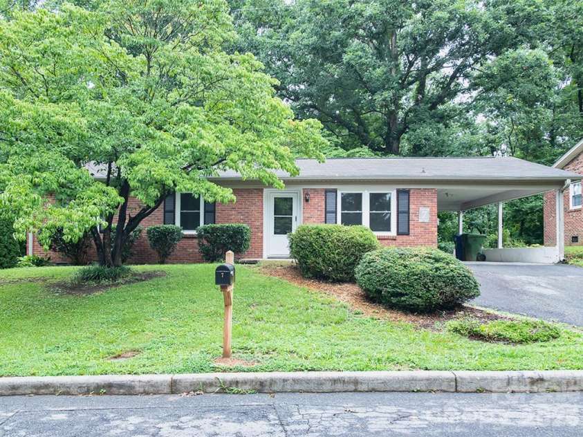 7 Brookshire Street Extension, Asheville, NC 28803.  MLS# CAR4396691, YatesRealty ID 40973. 