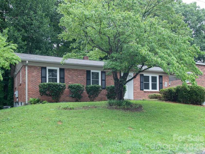 7 Brookshire Street Extension, Asheville, NC 28803.  MLS# CAR4396691, YatesRealty ID 40973. 