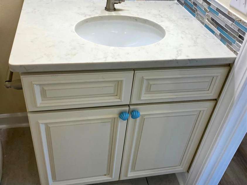 5750 Oyster Catcher Drive, North Myrtle Beach, SC 29582.  MLS# CAR4409792, YatesRealty ID 40974. Quartz counter top