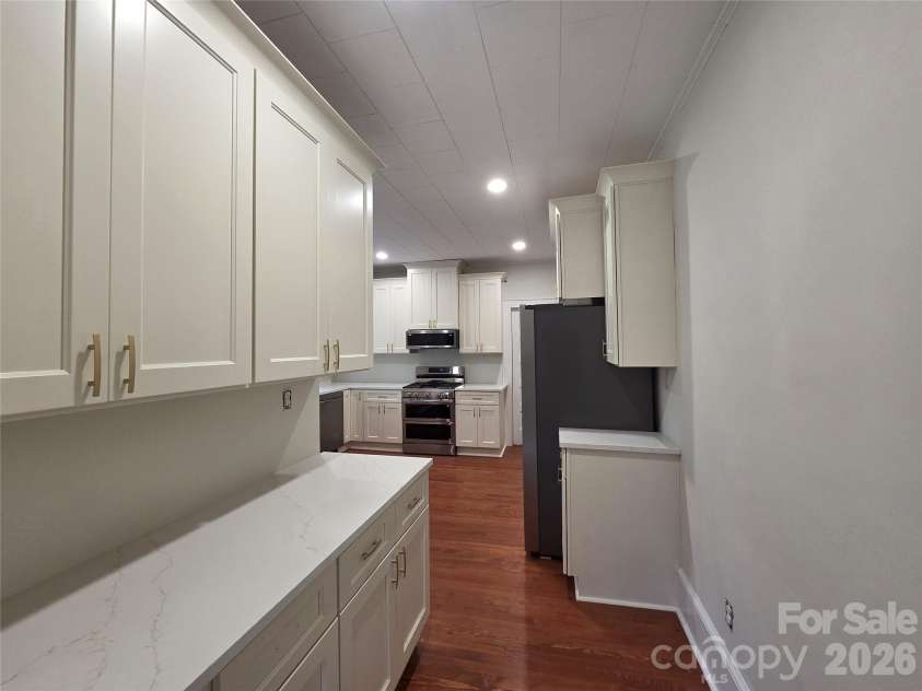 305 12th Street, Kannapolis, NC 28081.  MLS# CAR4409388, YatesRealty ID 40975. 