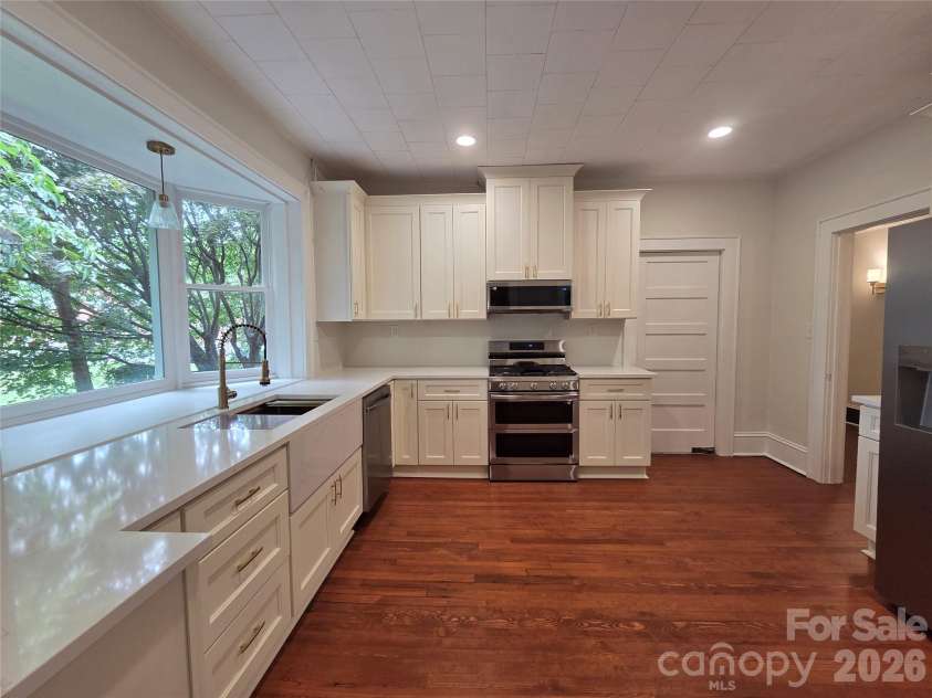 305 12th Street, Kannapolis, NC 28081.  MLS# CAR4409388, YatesRealty ID 40975. 