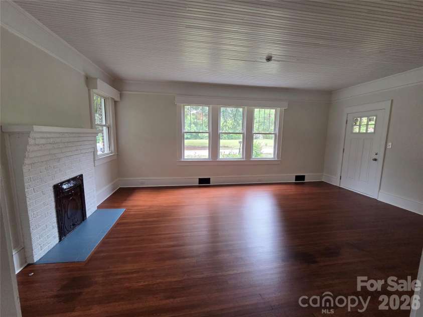 305 12th Street, Kannapolis, NC 28081.  MLS# CAR4409388, YatesRealty ID 40975. 