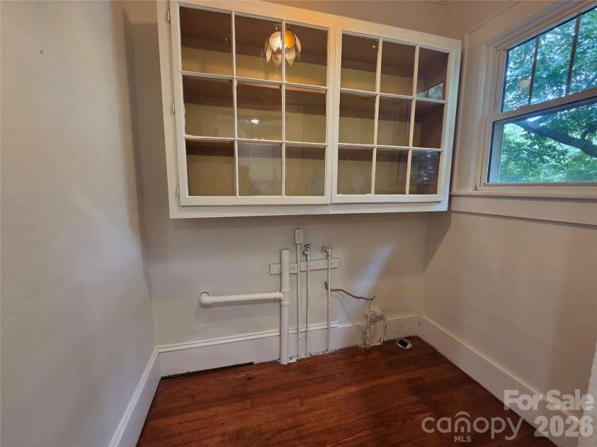 305 12th Street, Kannapolis, NC 28081.  MLS# CAR4409388, YatesRealty ID 40975. 