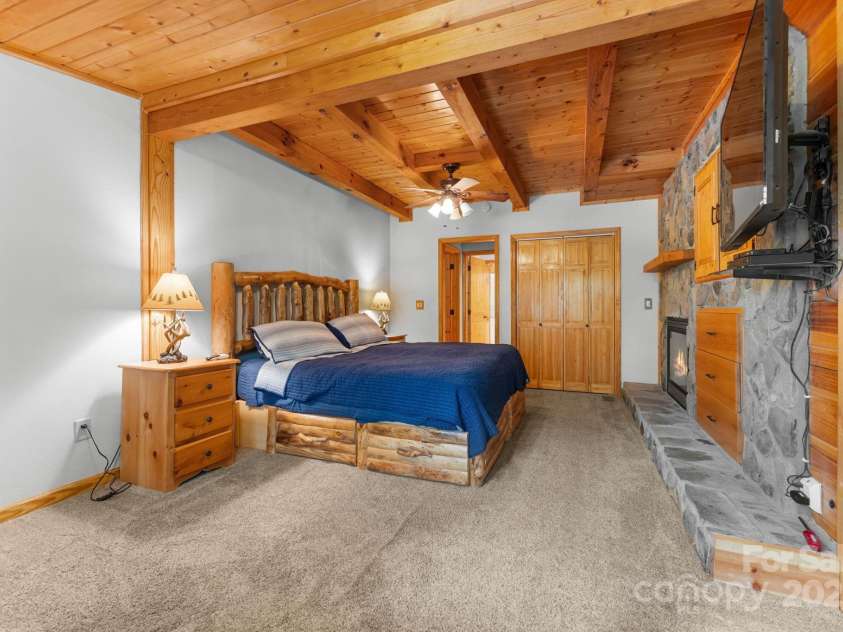 80 Slow Lane, Whittier, NC 28789.  MLS# CAR4307656, YatesRealty ID 4098. Main bedroom