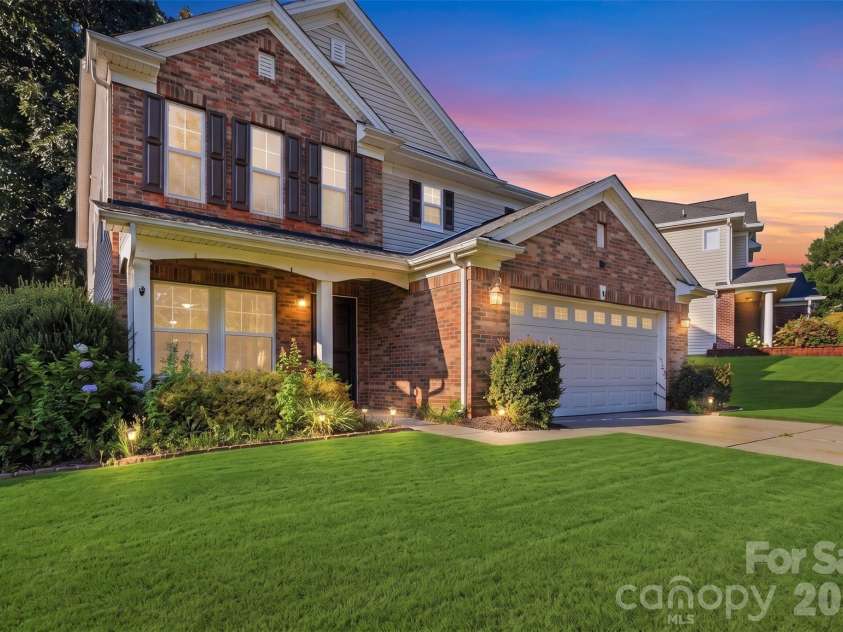 353 Primrose Walk, Fort Mill, SC 29715.  MLS# CAR4397458, YatesRealty ID 40982. 