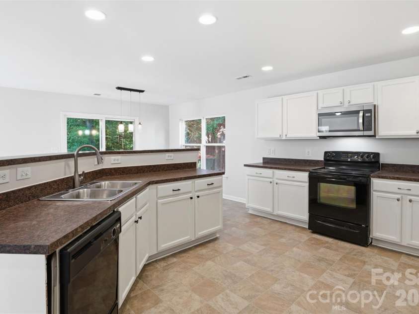 353 Primrose Walk, Fort Mill, SC 29715.  MLS# CAR4397458, YatesRealty ID 40982. 