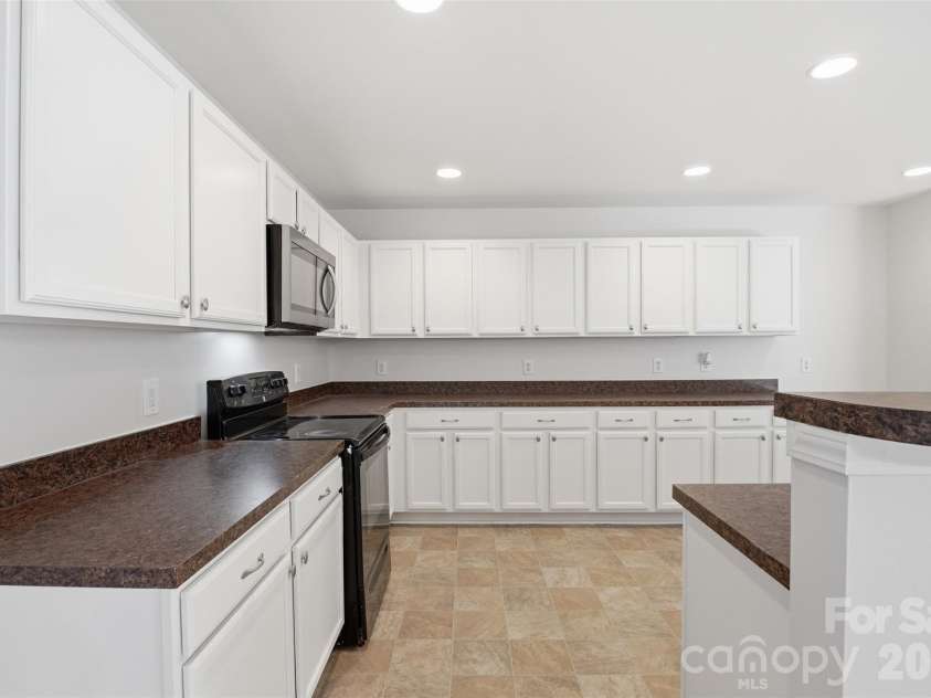 353 Primrose Walk, Fort Mill, SC 29715.  MLS# CAR4397458, YatesRealty ID 40982. 