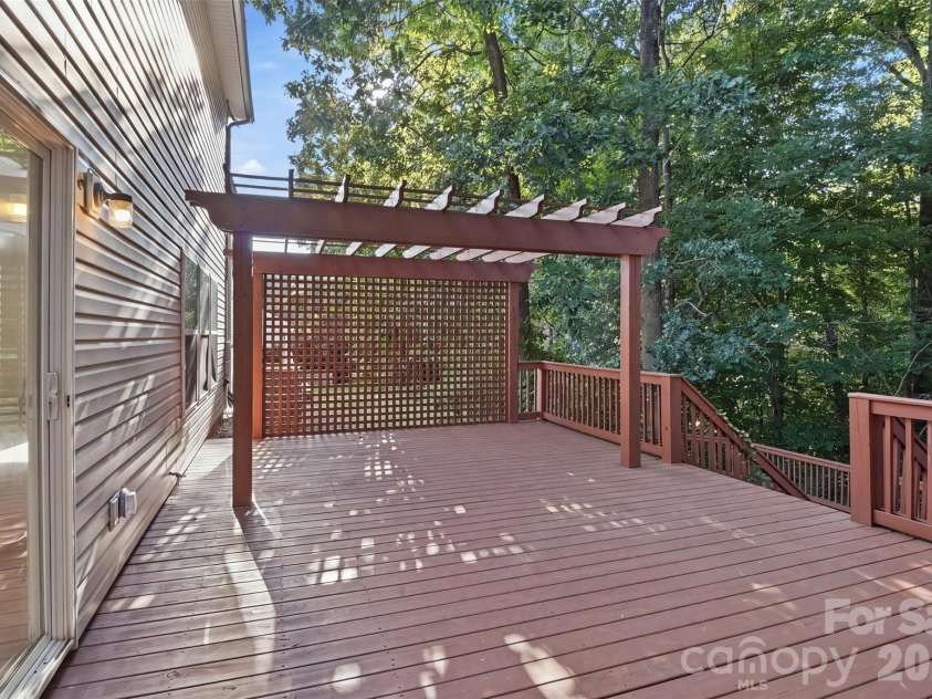 353 Primrose Walk, Fort Mill, SC 29715.  MLS# CAR4397458, YatesRealty ID 40982. 