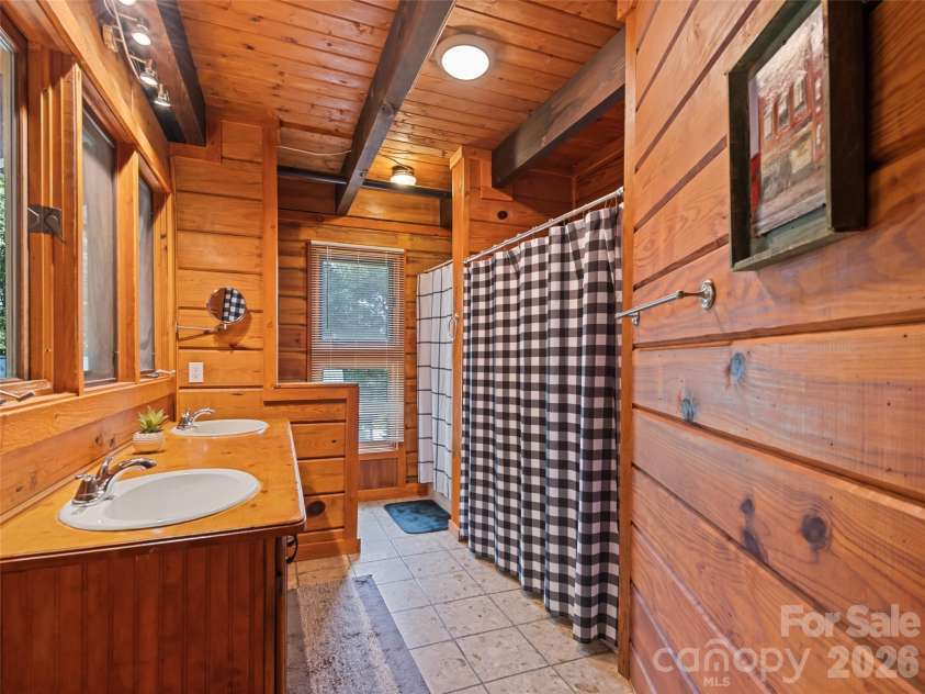 770 Shelton Cove Road, Waynesville, NC 28785.  MLS# CAR4409581, YatesRealty ID 40983. Full bathroom main level