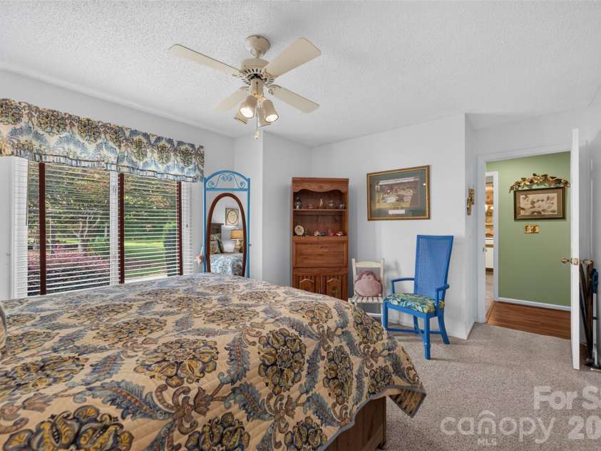1630 12th Street, Hickory, NC 28601.  MLS# CAR4409034, YatesRealty ID 40984. 