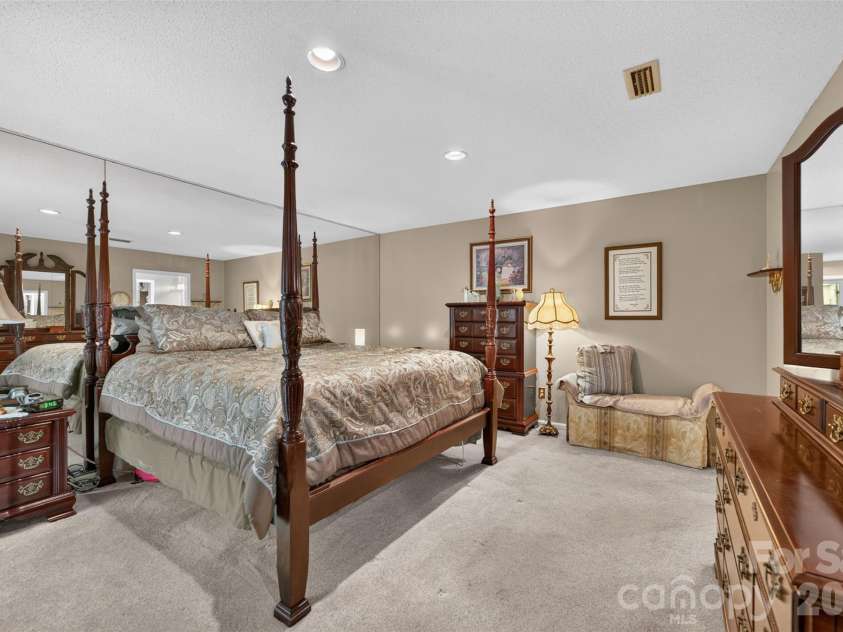 1630 12th Street, Hickory, NC 28601.  MLS# CAR4409034, YatesRealty ID 40984. 