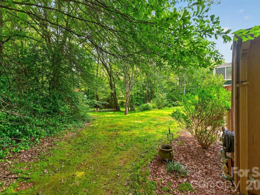 1630 12th Street, Hickory, NC 28601.  MLS# CAR4409034, YatesRealty ID 40984. 