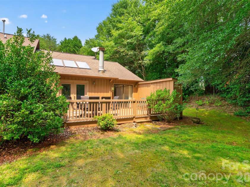 1630 12th Street, Hickory, NC 28601.  MLS# CAR4409034, YatesRealty ID 40984. 
