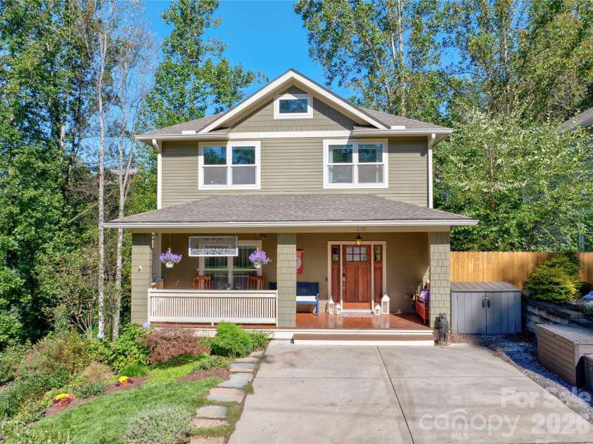 118 Houston Street, Asheville, NC 28801.  MLS# CAR4408207, YatesRealty ID 40986. 