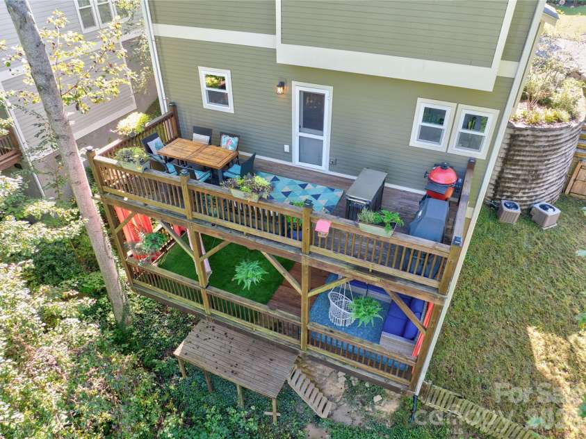 118 Houston Street, Asheville, NC 28801.  MLS# CAR4408207, YatesRealty ID 40986. Two decks
