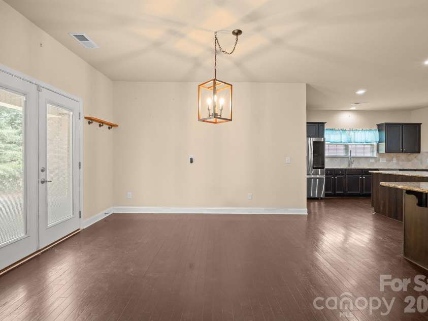 589 Shepherd Road, Troutman, NC 28166.  MLS# CAR4405314, YatesRealty ID 40988. Breakfast area