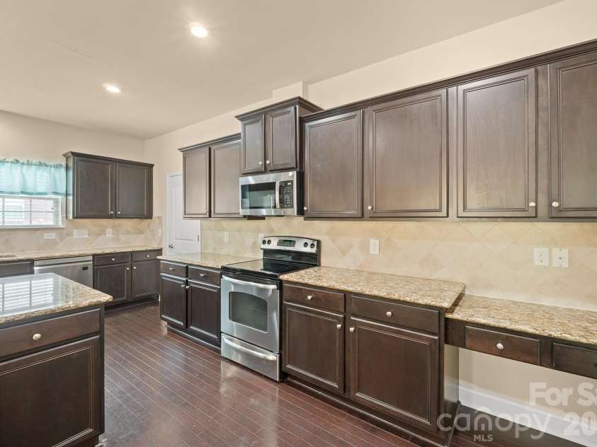589 Shepherd Road, Troutman, NC 28166.  MLS# CAR4405314, YatesRealty ID 40988. Kitchen