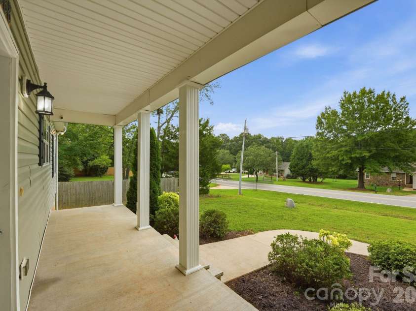 4888 Slanting Bridge Road, Sherrills Ford, NC 28673.  MLS# CAR4409082, YatesRealty ID 40989. 