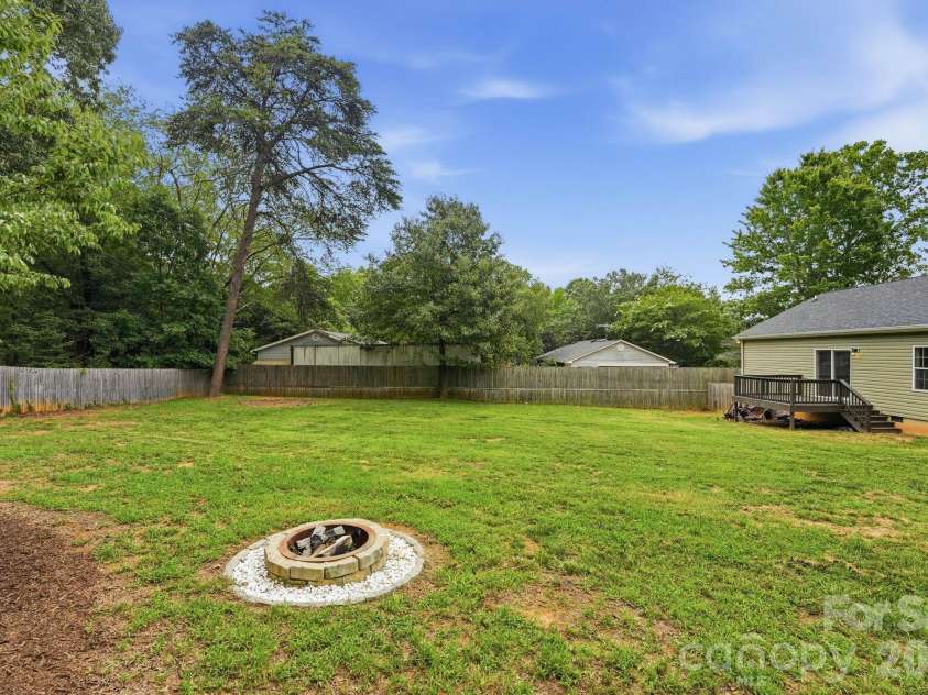 4888 Slanting Bridge Road, Sherrills Ford, NC 28673.  MLS# CAR4409082, YatesRealty ID 40989. 