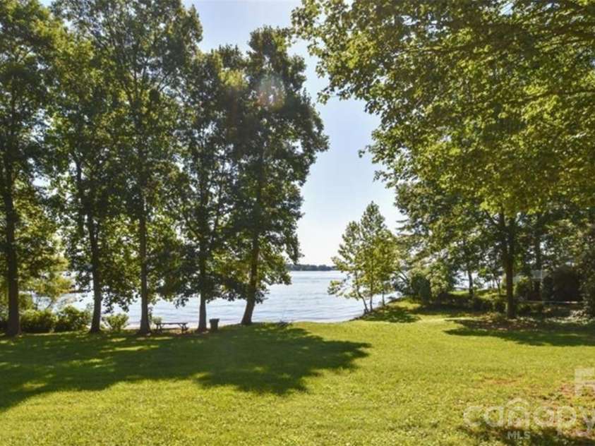 4888 Slanting Bridge Road, Sherrills Ford, NC 28673.  MLS# CAR4409082, YatesRealty ID 40989. 
