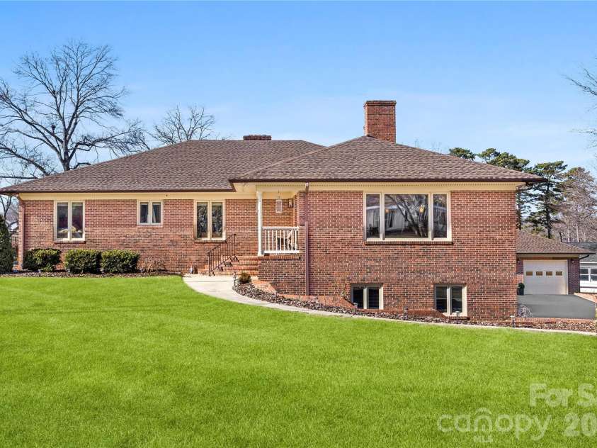 1419 Stoneyridge Drive, Charlotte, NC 28214.  MLS# CAR4343097, YatesRealty ID 4099. 