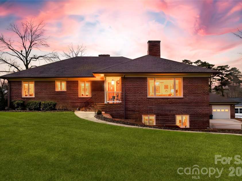 1419 Stoneyridge Drive, Charlotte, NC 28214.  MLS# CAR4343097, YatesRealty ID 4099. 