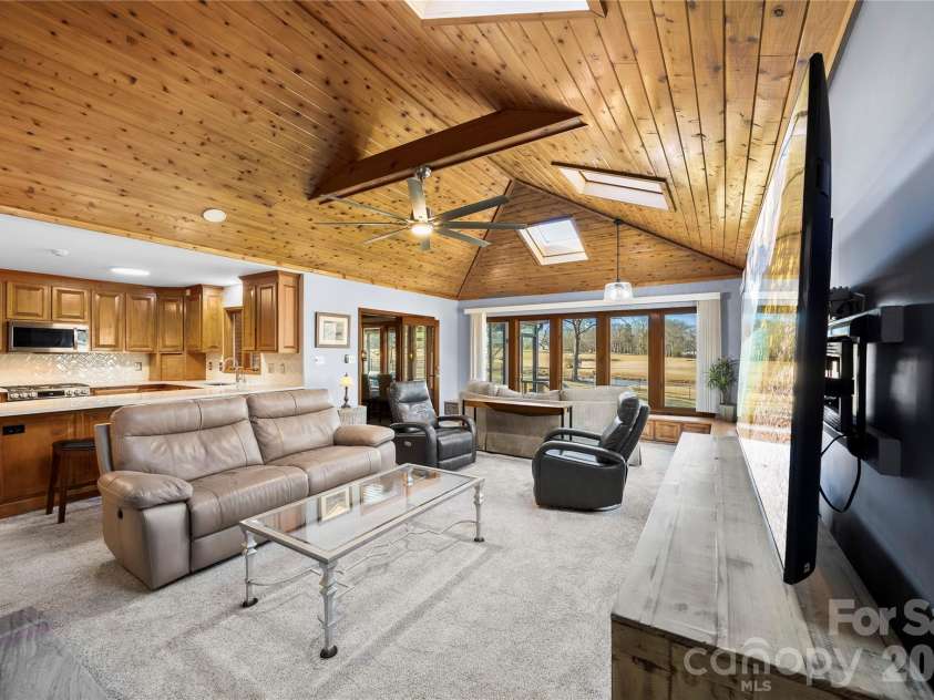 1419 Stoneyridge Drive, Charlotte, NC 28214.  MLS# CAR4343097, YatesRealty ID 4099. 