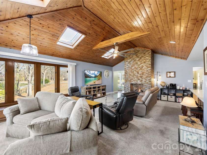 1419 Stoneyridge Drive, Charlotte, NC 28214.  MLS# CAR4343097, YatesRealty ID 4099. 