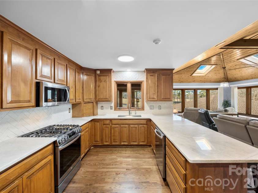 1419 Stoneyridge Drive, Charlotte, NC 28214.  MLS# CAR4343097, YatesRealty ID 4099. 