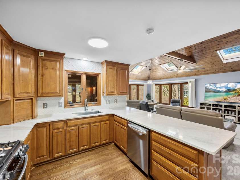 1419 Stoneyridge Drive, Charlotte, NC 28214.  MLS# CAR4343097, YatesRealty ID 4099. 