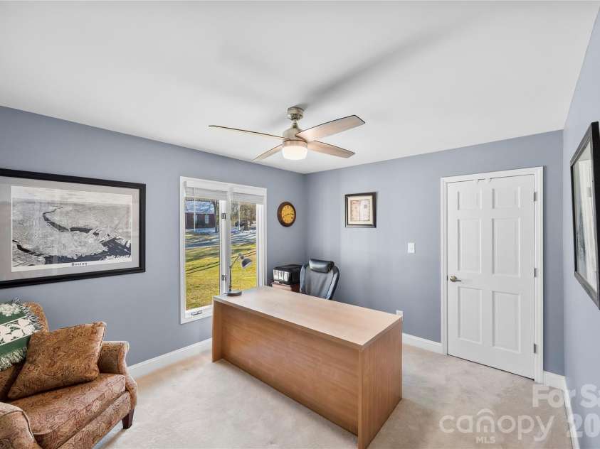 1419 Stoneyridge Drive, Charlotte, NC 28214.  MLS# CAR4343097, YatesRealty ID 4099. 