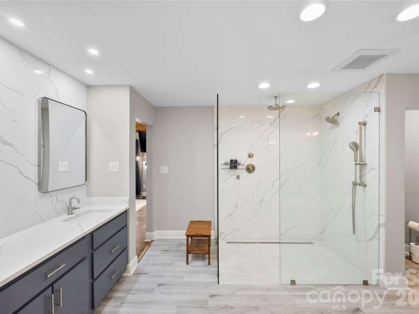 1419 Stoneyridge Drive, Charlotte, NC 28214.  MLS# CAR4343097, YatesRealty ID 4099. 