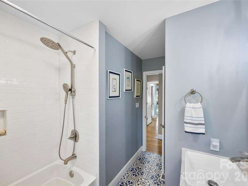 1419 Stoneyridge Drive, Charlotte, NC 28214.  MLS# CAR4343097, YatesRealty ID 4099. 