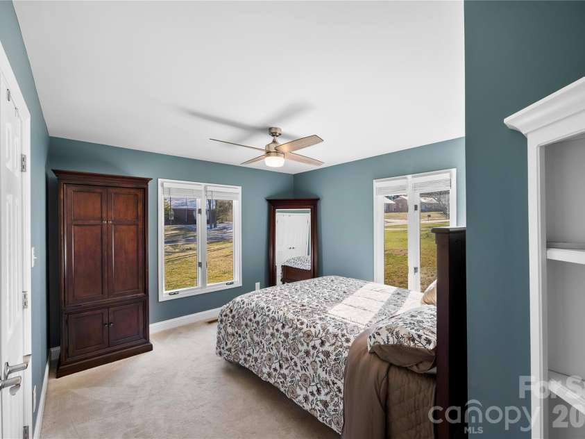 1419 Stoneyridge Drive, Charlotte, NC 28214.  MLS# CAR4343097, YatesRealty ID 4099. 