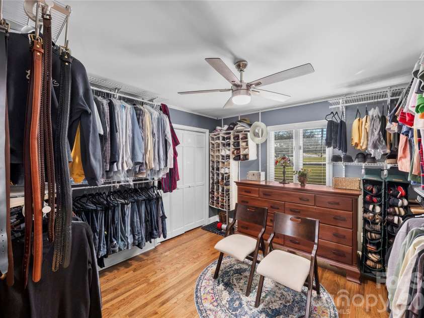 1419 Stoneyridge Drive, Charlotte, NC 28214.  MLS# CAR4343097, YatesRealty ID 4099. 