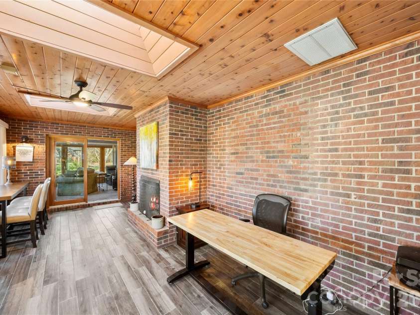 1419 Stoneyridge Drive, Charlotte, NC 28214.  MLS# CAR4343097, YatesRealty ID 4099. 