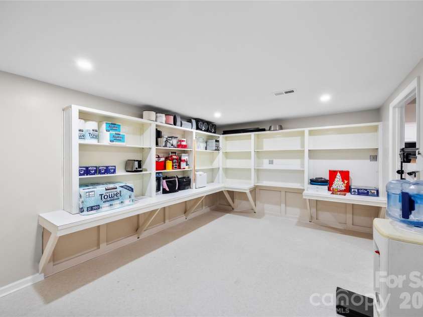 1419 Stoneyridge Drive, Charlotte, NC 28214.  MLS# CAR4343097, YatesRealty ID 4099. 