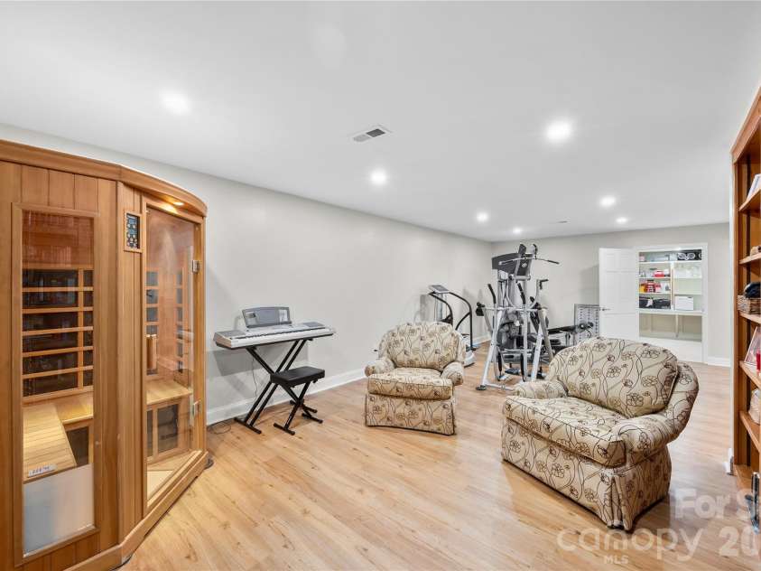 1419 Stoneyridge Drive, Charlotte, NC 28214.  MLS# CAR4343097, YatesRealty ID 4099. 