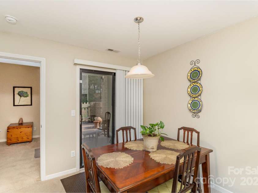 8033 Charter Oak Lane, Charlotte, NC 28226.  MLS# CAR4239350, YatesRealty ID 4099. 