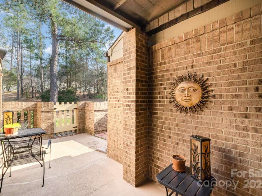 8033 Charter Oak Lane, Charlotte, NC 28226.  MLS# CAR4239350, YatesRealty ID 4099. 