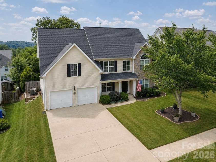 131 Elba Drive, Mooresville, NC 28115.  MLS# CAR4403487, YatesRealty ID 40991. 